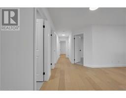 386 SOUTHCOTE Road - 44