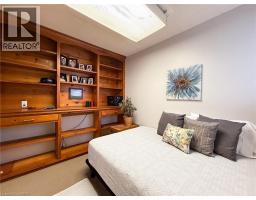 162 WELLINGTON Street - 16