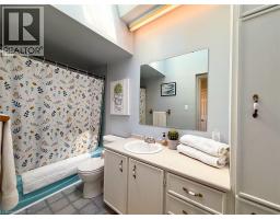 162 WELLINGTON Street - 20