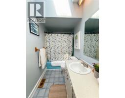 162 WELLINGTON Street - 21