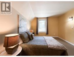 162 WELLINGTON Street - 31