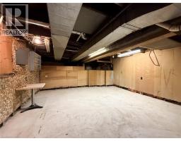 162 WELLINGTON Street - 36