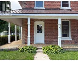 162 WELLINGTON Street - 4