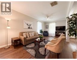 162 WELLINGTON Street - 9