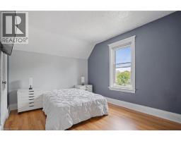 58 PANDORA Avenue N - 16