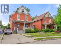 58 PANDORA Avenue N - 2