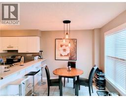 600 SARNIA Road UnitNo. 18 - 5