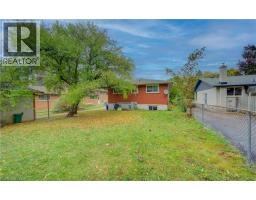 4 CARDILL Crescent - 32