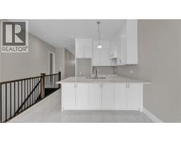 800 GARDEN COURT Crescent - 11