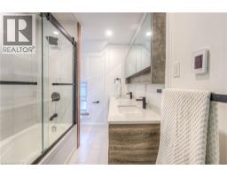 102 WILLIAM Street W - 25