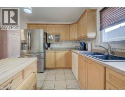 12 BRADBURY Crescent - 17