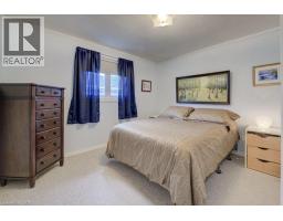 12 BRADBURY Crescent - 21