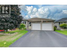 12 BRADBURY Crescent - 4