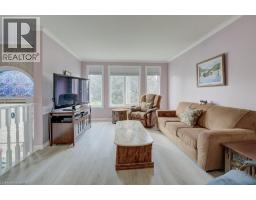 12 BRADBURY Crescent - 6