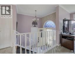 12 BRADBURY Crescent - 7
