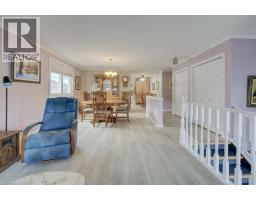 12 BRADBURY Crescent - 9