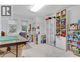 20 ANGLEROCK Drive - 32