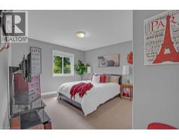 8 MEADOWLEA Court - 11