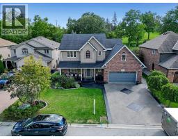 8 MEADOWLEA Court - 2