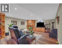 8 MEADOWLEA Court - 32