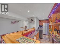 8 MEADOWLEA Court - 35