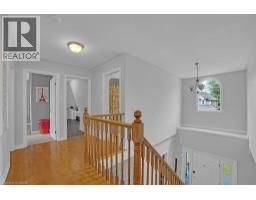 8 MEADOWLEA Court - 9