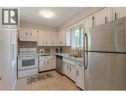 82 SOUTHMOOR Drive - 12