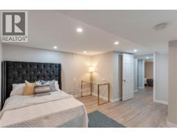 82 SOUTHMOOR Drive - 23