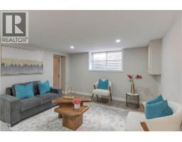 82 SOUTHMOOR Drive - 30