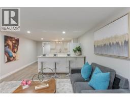 82 SOUTHMOOR Drive - 32