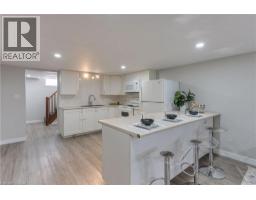 82 SOUTHMOOR Drive - 33
