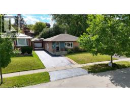 82 SOUTHMOOR Drive - 37