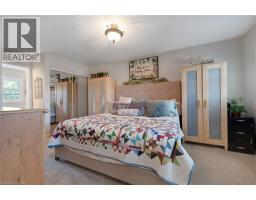 477 BURNETT Avenue - 22