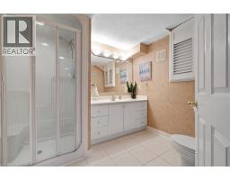 477 BURNETT Avenue - 31