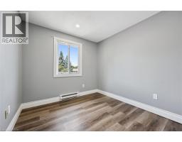 219 KINGSWOOD Drive UnitNo. 18 - 16