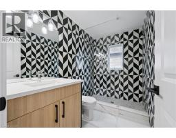 76 SASS Crescent - 35