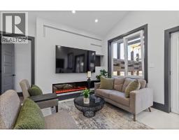 404 MONTROSE Street N - 22