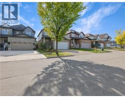36 LEMON GRASS Street - 2