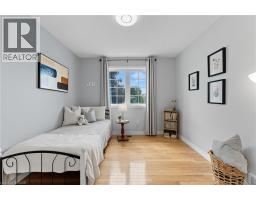 215 BAMFORD Drive - 13