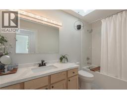 627 WOODHILL Road - 21