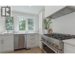 627 WOODHILL Road - 8