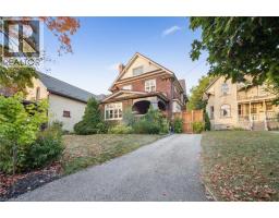 76 AHRENS Street W - 1
