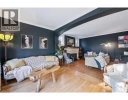 76 AHRENS Street W - 10