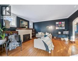 76 AHRENS Street W - 11