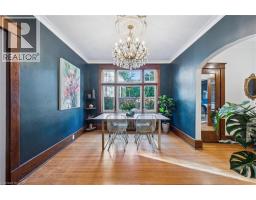 76 AHRENS Street W - 12