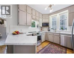 76 AHRENS Street W - 14