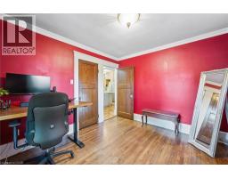 76 AHRENS Street W - 20