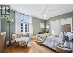 76 AHRENS Street W - 30