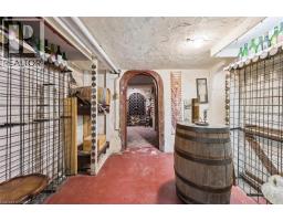76 AHRENS Street W - 35