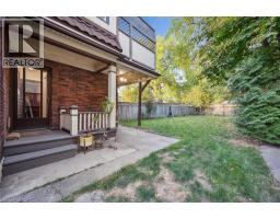 76 AHRENS Street W - 36